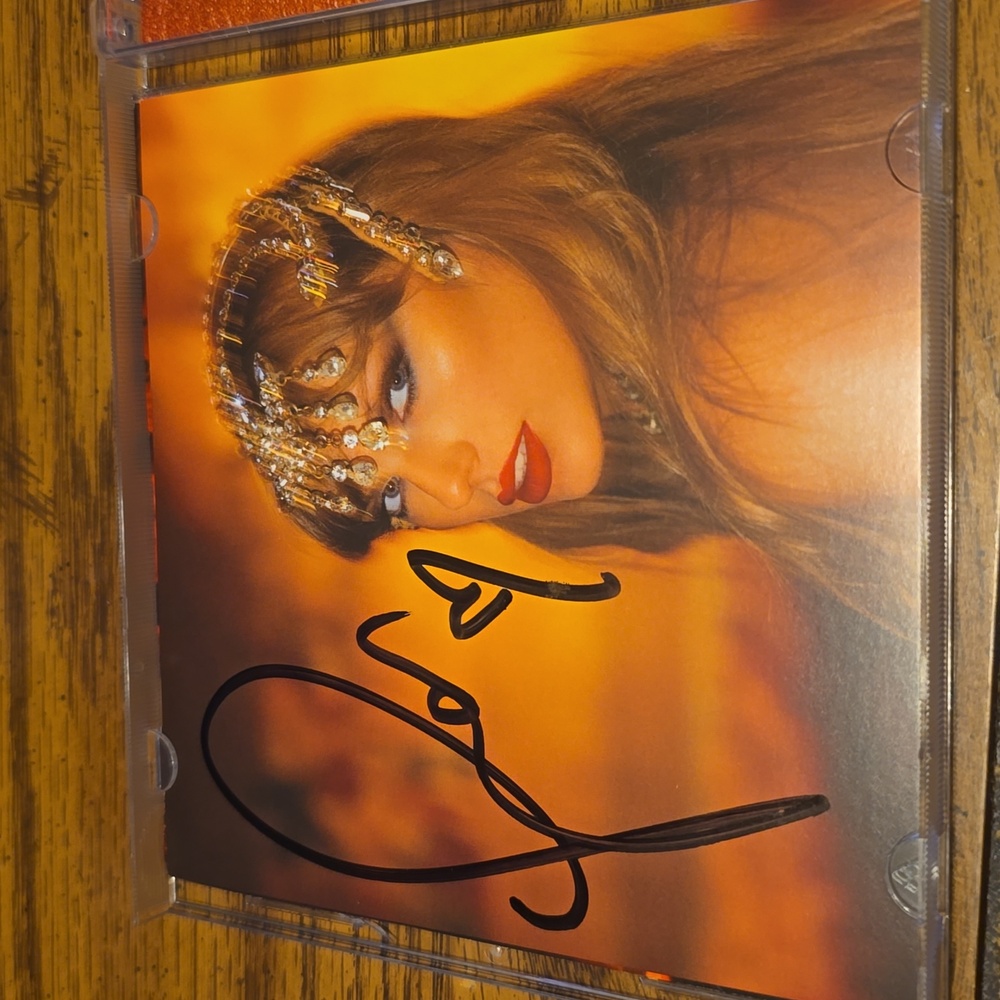 Signed Taylor Swift Life Of A Showgirl Cd